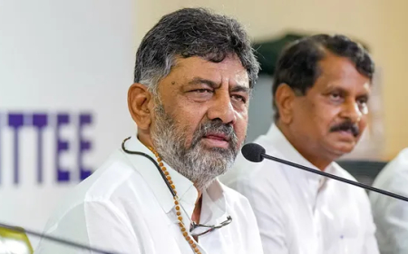 ಒಂದು ದಿನವೂ ಹೋಗಿ ನೀನು ರಾಷ್ಟ್ರಧ್ವಜಕ್ಕೆ ಗೌರವ ಕೊಟ್ಟಿಲ್ಲ: HDK ವಿರುದ್ಧ ಏಕವಚನದಲ್ಲಿ ಡಿಕೆಶಿ ವಾಗ್ದಾಳಿ