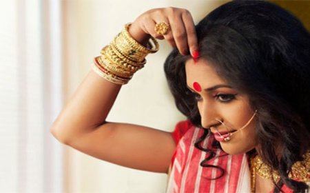 ಮಹಿಳೆಯರು ಹಣೆಗೆ ಕುಂಕುಮ ಇಡುವಾಗ ಈ ಬೆರಳನ್ನು ಮಾತ್ರ ಬಳಸಬೇಕಂತೆ!