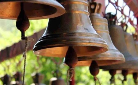 ದೇವಸ್ಥಾನದಲ್ಲಿ ಗಂಟೆ ಏಕೆ ಬಾರಿಸುತ್ತಾರೆ!? ಇದರ ಹಿಂದಿನ ಧಾರ್ಮಿಕ ಕಾರಣ ನೀವು ತಿಳಿಯಲೇಬೇಕು!?