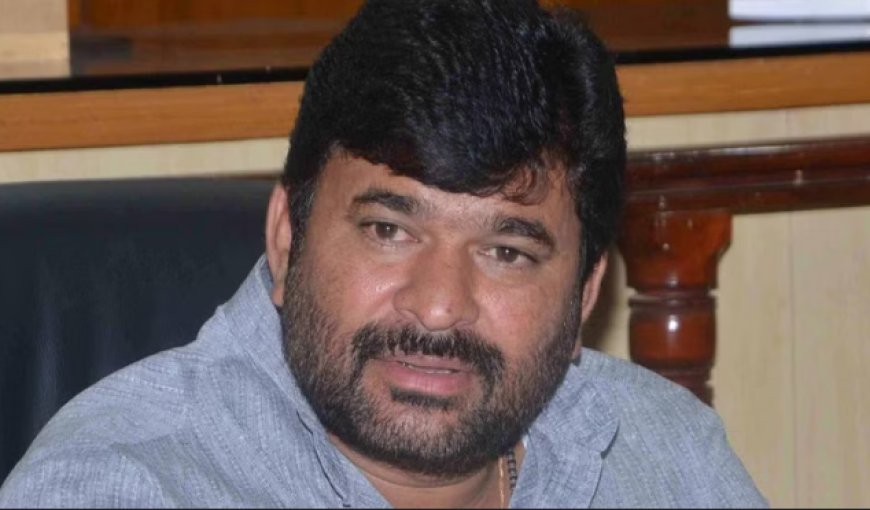 ಕಾಂಗ್ರೆಸ್ ಶಾಸಕನ ಮೇಲೆ ರೇಪ್ ಕೇಸ್: ಇದು ಬ್ಲ್ಯಾಕ್ ಮೇಲ್ ಎಂದ ವಿನಯ್ ಕುಲಕರ್ಣಿ!