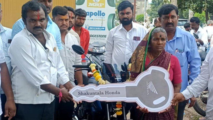 ಗೃಹಲಕ್ಷ್ಮಿ ಯೋಜನೆಯ ಹಣ ಕೂಡಿಟ್ಟು ಬೈಕ್ ಕೊಡಿಸಿದ ತಾಯಿ! ಲಕ್ಷ್ಮಿ ಹೆಬ್ಬಾಳ್ಕರ್ ಹೇಳಿದ್ದೇನು..?