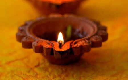 ನೀವು ಸಿರಿವಂತರಾಗಬೇಕಾ!? ದೇವರ ಮುಂದೆ ಈ ರೀತಿ ದೀಪ ಹಚ್ಚಿ, ಸಂಪತ್ತು ತುಂಬಿ ತುಳುಕತ್ತೆ!