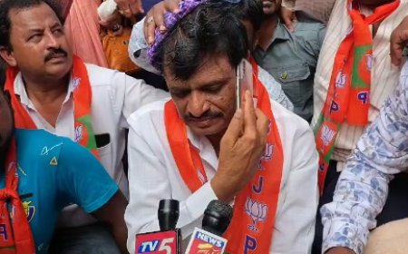 MLA Munirathna: ಶಾಸಕ ಮುನಿರತ್ನ ತಲೆಗೆ ಮೊಟ್ಟೆ ಹೊಡೆದ ಕಾಂಗ್ರೆಸ್ ಕಾರ್ಯಕರ್ತರು!