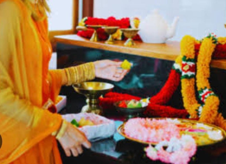 ದೇವರಿಗೆ ಪೂಜೆ ವೇಳೆ  ಮಹಿಳೆಯರು ಈ ತಪ್ಪು ಮಾಡಲೇಬಾರದು! ಅನಿಷ್ಟ ವಕ್ಕರಿಸಬಹುದು!