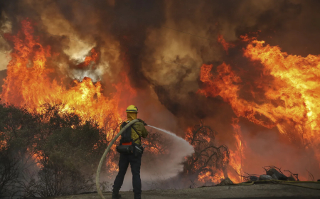 ಲಾಸ್ ಏಂಜಲೀಸ್’ನಲ್ಲಿ ಮತ್ತಷ್ಟು ಆವರಿಸಿದ ಕಾಡ್ಗಿಚ್ಚು: ಮೃತರ ಸಂಖ್ಯೆ 13ಕ್ಕೆ ಏರಿಕೆ, 12,000ಕ್ಕೂ ಅಧಿಕ ಕಟ್ಟಡಗಳು ನಾಶ