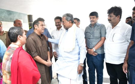 Shivarajkumar: ನಟ ಶಿವರಾಜ್ ಕುಮಾರ್ ಮನೆಗೆ ಭೇಟಿ ನೀಡಿದ ಸಿದ್ಧರಾಮಯ್ಯ..!