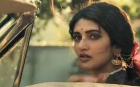 ಶ್ರೀಲೀಲಾ ಹೊಸ ಲುಕ್ಕಿಗೆ ಫ್ಯಾನ್ಸ್ ಫಿದಾ! ರೆಟ್ರೋ ಗೆಟಪ್‌ನಲ್ಲಿ ಮಿಂಚಿದ ಕನ್ನಡದ ಬೆಡಗಿ!