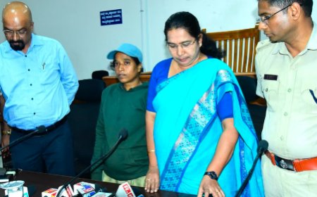 ಉಡುಪಿ DC ಕಚೇರಿಯಲ್ಲಿ ಶರಣಾದ ನಕ್ಸಲ್ ಲಕ್ಷ್ಮಿ ತೊಂಬಟ್ಟು!