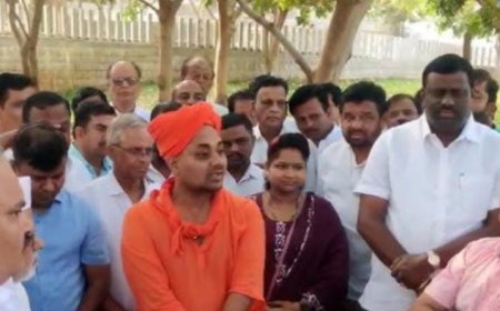 ಇದೆಂಥಾ ದುಸ್ಥಿತಿ: ಕೊಪ್ಪಳದಲ್ಲಿ ಬಲ್ಡೋಟಾ ಸ್ಟೀಲ್ ಕಾರ್ಖಾನೆ ಆರಂಭಕ್ಕೆ ವಿರೋಧ: ಕಣ್ಣೀರು ಹಾಕಿದ ಗವಿಸಿದ್ದೇಶ್ವರ ಶ್ರೀ!