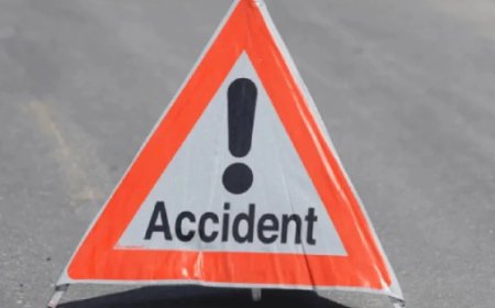 ಭೀಕರ ರಸ್ತೆ ಅಪಘಾತ: ಕುಂಭಮೇಳಕ್ಕೆ ತೆರಳುತ್ತಿದ್ದ ಕರ್ನಾಟಕದ ಇಬ್ಬರು  ಸಾವು!