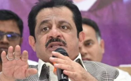 ಸಿದ್ದರಾಮಯ್ಯ ಬೆಂಕಿ ಇದ್ದಂತೆ, ಮುಟ್ಟಿದ್ರೆ ಭಸ್ಮ ಆಗ್ತಾರೆ: ಸಚಿವ ಜಮೀರ್‌ ಅಹ್ಮದ್‌