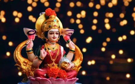 Lakshmi Devi Puja: ಶುಕ್ರವಾರ ಲಕ್ಷ್ಮಿ ಪೂಜೆಯನ್ನ ಹೀಗೆ ಮಾಡಿದ್ರೆ ಸಂಪತ್ತು ಹೆಚ್ಚಾಗುತ್ತೆ..!