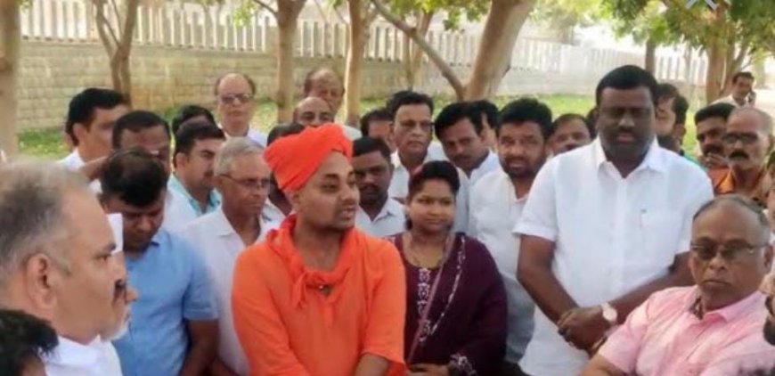 ಇದೆಂಥಾ ದುಸ್ಥಿತಿ: ಕೊಪ್ಪಳದಲ್ಲಿ ಬಲ್ಡೋಟಾ ಸ್ಟೀಲ್ ಕಾರ್ಖಾನೆ ಆರಂಭಕ್ಕೆ ವಿರೋಧ: ಕಣ್ಣೀರು ಹಾಕಿದ ಗವಿಸಿದ್ದೇಶ್ವರ ಶ್ರೀ!