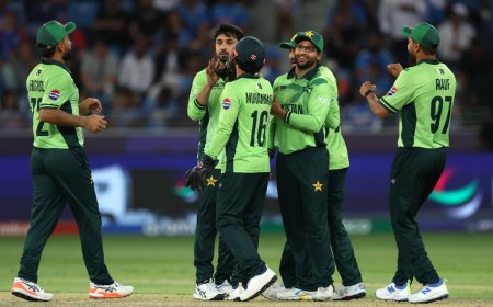 Pakistan: ಪಾಕ್ ಆಟಗಾರರಿಗೆ PCBಯಿಂದ 33 ಲಕ್ಷ ರೂ. ದಂಡ..! ಯಾಕೆ ಗೊತ್ತಾ..?