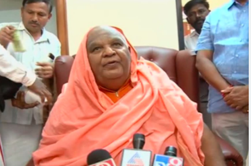 ಸಿದ್ದರಾಮಯ್ಯನವರಿಂದ ಅಧಿಕಾರ ಕಿತ್ತುಕೊಳ್ಳೋದು ಕಷ್ಟ: ಕೋಡಿಮಠ ಸ್ವಾಮೀಜಿ ಸ್ಫೋಟಕ ಭವಿಷ್ಯ!