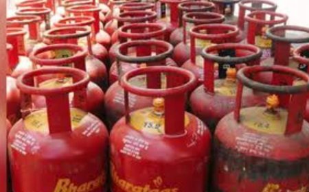ಕೇಂದ್ರದಿಂದ ಬಿಗ್ ಶಾಕ್‌:  LPG ಸಿಲಿಂಡರ್ ಬೆಲೆಯಲ್ಲಿ ಏರಿಕೆ - ನಾಳೆಯಿಂದಲೇ ಜಾರಿ?