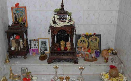 ದೇವರ ಮನೆ ನಿರ್ಮಿಸಲು ಇದೆ ಹಲವು ನಿಯಮ.. ಈ ಸರಳ ತಂತ್ರದಿಂದ ಸಮಸ್ಯೆ ಪರಿಹರಿಸಿಕೊಳ್ಳಿ!