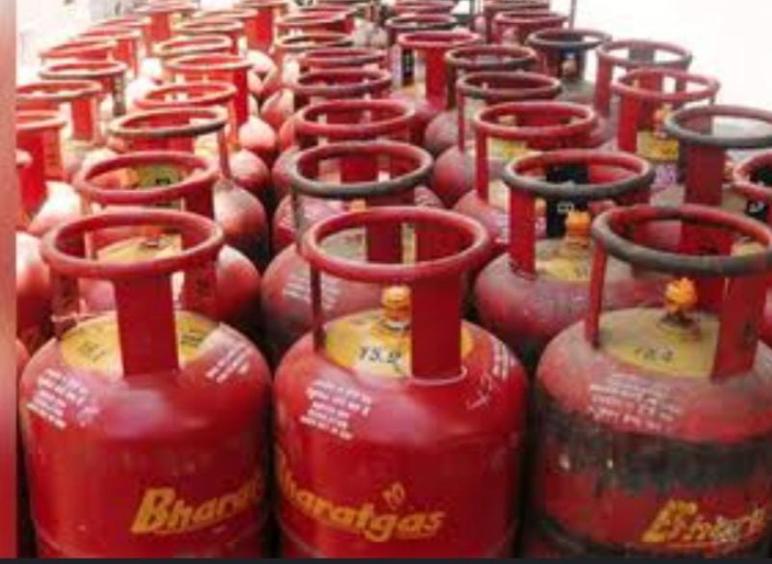 ಕೇಂದ್ರದಿಂದ ಬಿಗ್ ಶಾಕ್‌:  LPG ಸಿಲಿಂಡರ್ ಬೆಲೆಯಲ್ಲಿ ಏರಿಕೆ - ನಾಳೆಯಿಂದಲೇ ಜಾರಿ?