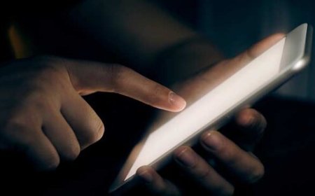 ಫೋನ್’ನಲ್ಲಿ ಜಾಸ್ತಿ ಮಾತಾಡಬೇಡ ಅಂತ ಹೇಳಿದ್ದೇ ತಪ್ಪಯ್ತಾ..!? ಯುವತಿ ಆತ್ಮಹತ್ಯೆ