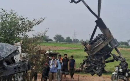 ಡಿವೈಡರ್ ಗೆ ಡಿಕ್ಕಿ ಹೊಡೆದ ಕಾರು: ದಿಢೀರ್ ಬೆಂಕಿ ಹೊತ್ತಿಕೊಂಡು ಐವರು ಸಜೀವದಹನ!