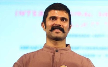 Vijay Devarakonda: ಹೊಸ ಲುಕ್’ನಲ್ಲಿ ಕಾಣಿಸಿಕೊಂಡ ವಿಜಯ್ ದೇವರಕೊಂಡ..! ಯಾವ ಸಿನಿಮಾ..?