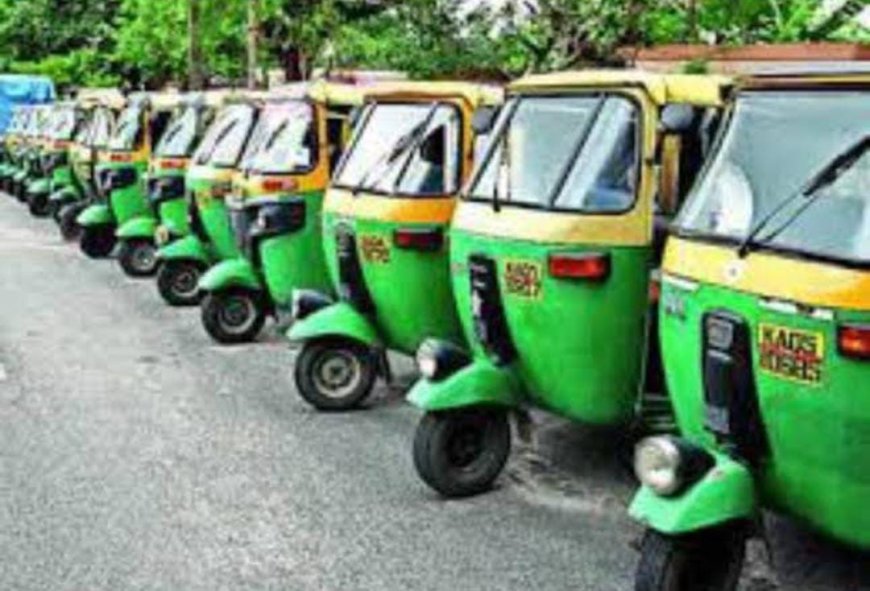 ಪ್ರಯಾಣಿಕರಿಂದ ದುಪ್ಪಟ್ಟು ದರ ವಸೂಲಿ: ಅಖಾಡಕ್ಕಿಳಿದ ಆರ್​​ಟಿಓ.. ನೂರಕ್ಕೂ ಹೆಚ್ಚು ಆಟೋಗಳು ಸೀಜ್!