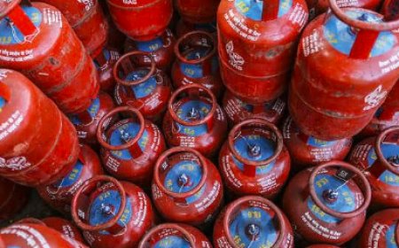 LPG Cylinder Price: ವಾಣಿಜ್ಯ ಬಳಕೆಯ LPG ಸಿಲಿಂಡರ್ ದರದಲ್ಲಿ ಇಳಿಕೆ..!