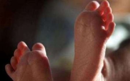 ಮದುವೆಯಾಗದೆ ತಾಯಿಯಾದ ಯುವತಿ: ನವಜಾತ ಶಿಶುವನ್ನು 50 ಸಾವಿರಕ್ಕೆ ಮಾರಿದ ಪಾಪಿ.!