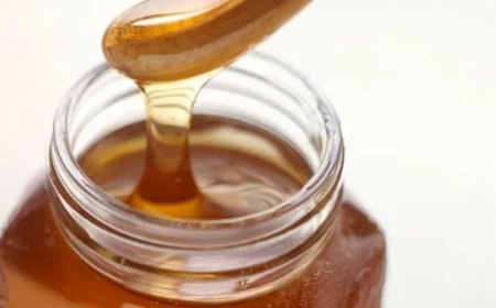 ಮಧುಮೇಹಿಗಳಿಗೆ ಎಚ್ಚರಿಕೆ! ಸಕ್ಕರೆಯ ಬದಲಿಗೆ ಜೇನುತುಪ್ಪ ಸೇವನೆ ಸುರಕ್ಷಿತವೇ?