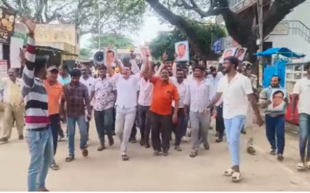 ಕೆ.ಎನ್. ರಾಜಣ್ಣ ವಜಾ ಖಂಡಿಸಿ ಸಿಡಿದೆದ್ದ ಬೆಂಬಲಿಗರು: ಪೆಟ್ರೋಲ್ ಸುರಿದುಕೊಂಡು ಆಕ್ರೋಶ 