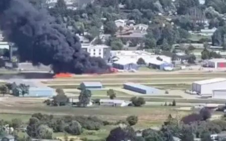 ಆಘಾತಕಾರಿ ಘಟನೆ: ನಿಂತಿದ್ದ ಫ್ಲೈಟ್ ಗೆ ಮತ್ತೊಂದು ವಿಮಾನ ಡಿಕ್ಕಿ, ಫ್ಲೈಟ್ ಪತನ!