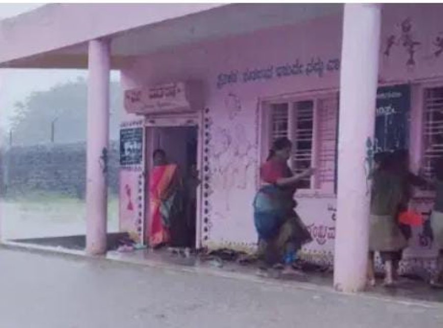 ವಿಜಯಪುರದಲ್ಲಿ ಧಾರಾಕಾರ ಮಳೆ: ಜಲಾವೃತಗೊಂಡ ಸರ್ಕಾರಿ ಶಾಲೆ, ವಿದ್ಯಾರ್ಥಿಗಳು ಪರದಾಟ!