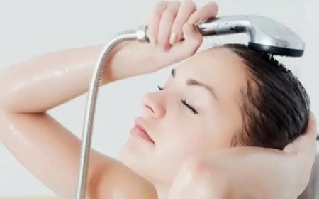 ಮುಟ್ಟಿನ ವೇಳೆ ತಲೆಸ್ನಾನ ಮಾಡಬಾರದೇ? ವೈದ್ಯರು ಹೇಳಿದ್ದೇನು ಗೊತ್ತಾ?