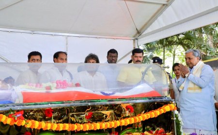 S L ಭೈರಪ್ಪನವರ ಸ್ಮಾರಕ ನಿರ್ಮಾಣ: ಅಂತಿಮ ದರ್ಶನ ಬಳಿಕ CM ಸಿದ್ದರಾಮಯ್ಯ ಘೋಷಣೆ