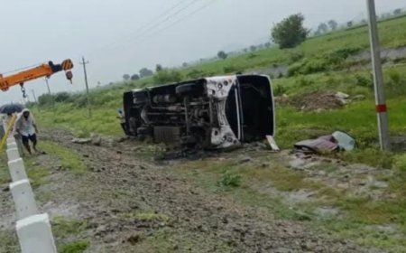 ಪಲ್ಟಿ ಹೊಡೆದ ಸರ್ಕಾರಿ ಬಸ್: ಪ್ರಯಾಣಿಕನ ಕಾಲು ಮುರಿತ, 15 ಮಂದಿಗೆ ಗಾಯ