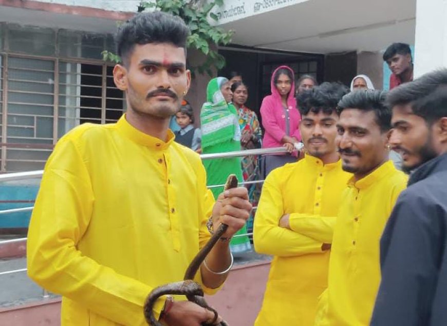 ರಾಯಭಾಗ: ಆಸ್ಪತ್ರೆಗೆ ಅತಿಥಿಯಾಗಿ ಬಂದ ಸರ್ಪ: ಆತಂಕಗೊಂಡ ರೋಗಿಗಳು