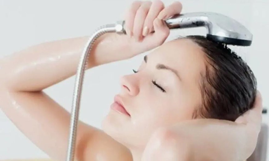 ಮುಟ್ಟಿನ ವೇಳೆ ತಲೆಸ್ನಾನ ಮಾಡಬಾರದೇ? ವೈದ್ಯರು ಹೇಳಿದ್ದೇನು ಗೊತ್ತಾ?