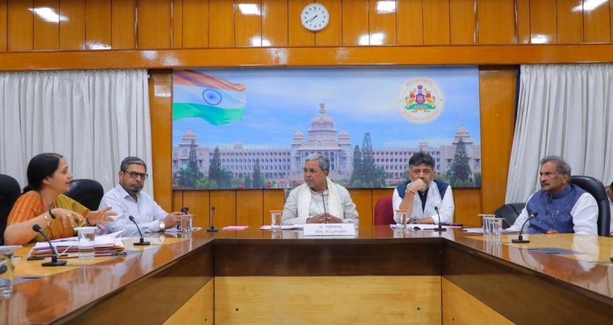 ರಸ್ತೆಗುಂಡಿ ಸಮಸ್ಯೆ: ಜನರ ಕಷ್ಟ ನಿಮ್ಗೆ ಗೊತ್ತಾಗ್ತಿಲ್ವಾ - ಅಧಿಕಾರಿಗಳಿಗೆ ಸಿಎಂ ತರಾಟೆ