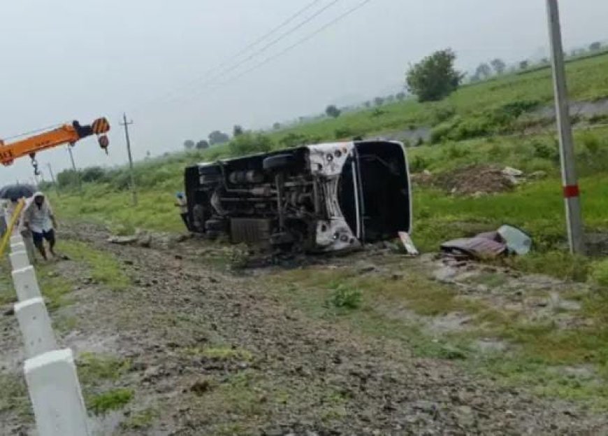 ಪಲ್ಟಿ ಹೊಡೆದ ಸರ್ಕಾರಿ ಬಸ್: ಪ್ರಯಾಣಿಕನ ಕಾಲು ಮುರಿತ, 15 ಮಂದಿಗೆ ಗಾಯ