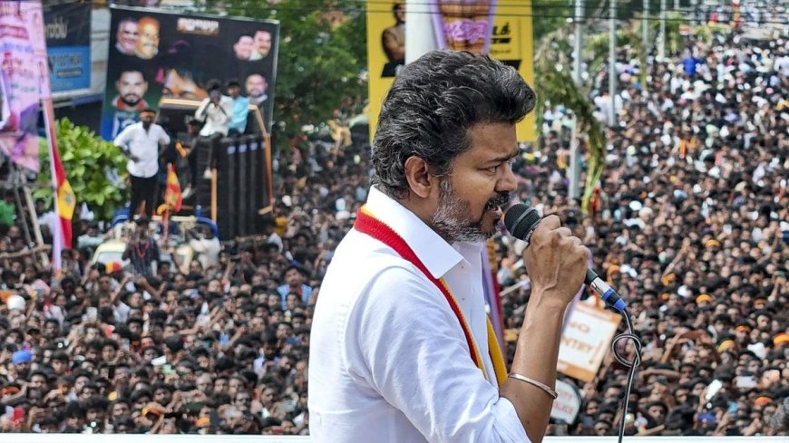 ಕಾಲ್ತುಳಿತ ದುರಂತ: ಮೃತರ ಕುಟುಂಬಕ್ಕೆ ತಲಾ 20 ಲಕ್ಷ ಪರಿಹಾರ ಘೋಷಿಸಿದ ನಟ ವಿಜಯ್