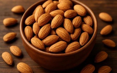 ಬಾದಾಮಿ ತಿನ್ನುವಾಗ ಸಿಪ್ಪೆ ತೆಗೆಯಬೇಕಾ ಅಥವಾ ಹಾಗೆಯೇ ತಿನ್ನಬೇಕಾ? ಇಲ್ಲಿದೆ ಸಂಪೂರ್ಣ ಮಾಹಿತಿ