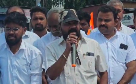 ವಾಲ್ಮೀಕಿ ಸಮಾಜಕ್ಕೆ ನಿಂದನೆ: ರಮೇಶ್ ಕತ್ತಿ ಭಾವಚಿತ್ರಕ್ಕೆ ಚಪ್ಪಲಿ ಹೊಡೆದು ಪ್ರತಿಭಟನೆ!