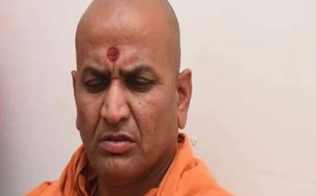 ಸ್ವಾಮೀಜಿಯಾಗಿ ಗಂಭೀರವಾಗಿರಬೇಕು, ನೀವು ಒಳ್ಳೆಯ ಪ್ರಜೆಯಲ್ಲ: ಕನ್ನೇರಿ ಶ್ರೀಗಳಿಗೆ ಸುಪ್ರೀಂ ತರಾಟೆ