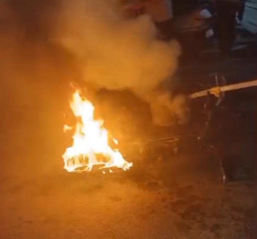 ಚಾರ್ಜ್ ಹಾಕಿದ್ದ ಎಲೆಕ್ಟ್ರಿಕ್ ಬೈಕ್ ಏಕಾಕಾಕಿ ಸ್ಫೋಟ: ಧಗಧಗಿಸಿ ಹೊತ್ತಿ ಉರಿದ EV ಬೈಕ್