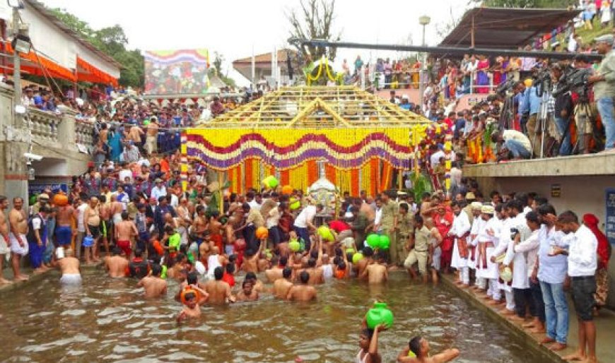  ಜೀವನದಿ ಕಾವೇರಿ ತೀರ್ಥೋದ್ಭವ: ಬ್ರಹ್ಮಕುಂಡಿಕೆಯಲ್ಲಿ ಭಕ್ತರಿಗೆ ತೀರ್ಥರೂಪಿಣಿಯಾಗಿ ದರ್ಶನ!