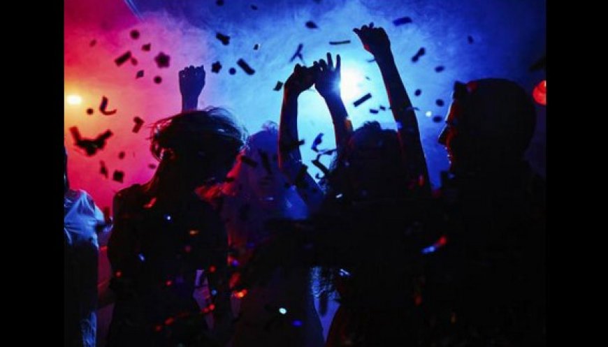 ರೇವ್ ಪಾರ್ಟಿ ಅಡ್ಡೆ ಮೇಲೆ ಪೊಲೀಸರು ದಾಳಿ: 35 ಯುವತಿಯರು ಸೇರಿ 115 ಜನರು ವಶಕ್ಕೆ.!